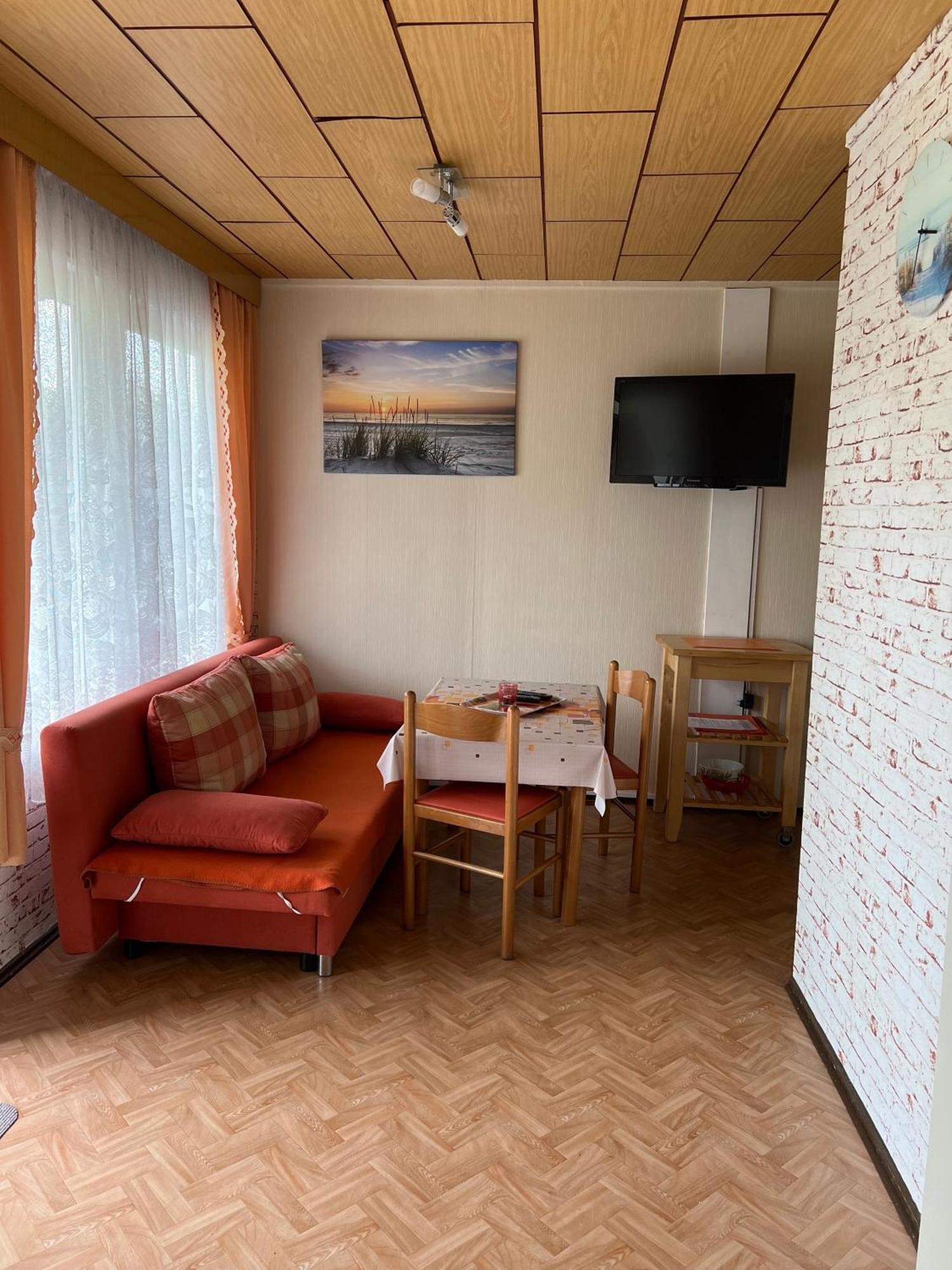 Ferien-Bungalow Im Seebad Ueckermuendeot Bellin Buitenkant foto